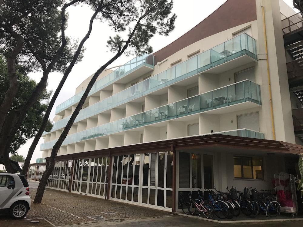 Park Hotel Ermitage Resort & Spa Lido di Jesolo Exterior foto